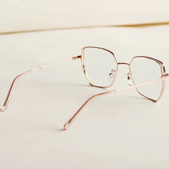•Round Thin Frame Glasses •Irregular Frame Glasses - Picture 7 of 8